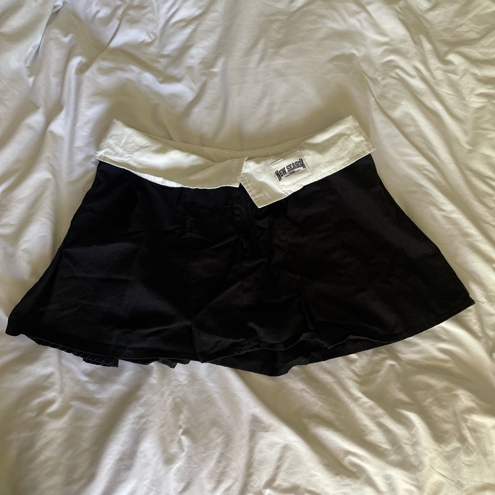 black and white mini skirt